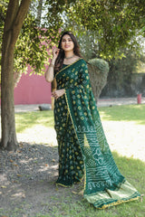 Luxurious Green Bandhej Silk Saree with Zari Weaving and Rich Tissue Pallu – Elegant Bandhej Border & Matching Blouse.