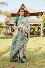 Luxurious Green Pure Kanjivaram Soft Silk Saree with Stunning Weaving Work | Rich Pallu & Weaving Border Blouse.