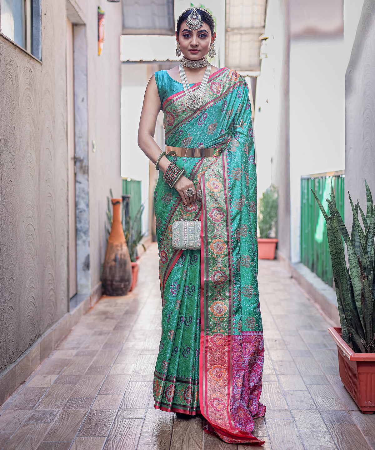 Elegant Green Patola Silk Saree with Meenakari Weaving, Rich Pallu & Contrast Brocade Fancy Unstitched Blouse | Premium Silk Saree Collection.