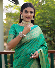 Elegant Light Green Handloom Silk Bandhej Patola Sarees with Kanchi Borders & Unstitched Blouse.