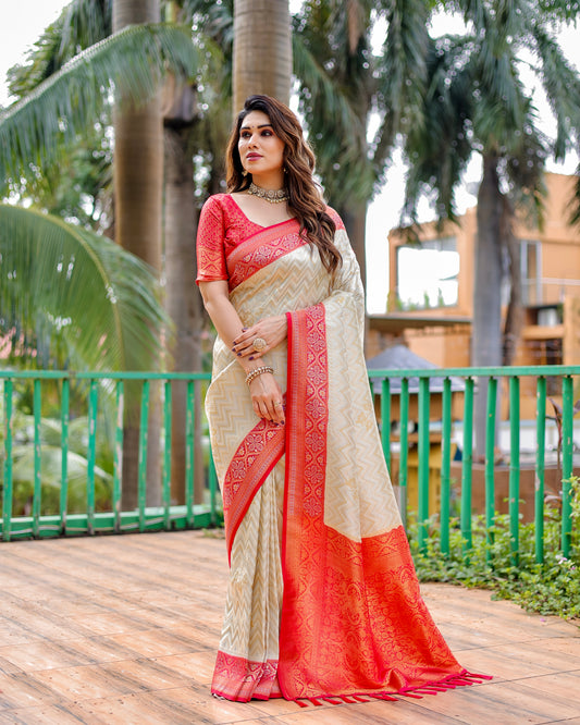 Gorgeous Orange Traditional Kanjivaram Pattu Saree with Leheriya Design, Zari Weaving, Heavy Border & Rich Pallu – Includes Contrast Blouse.