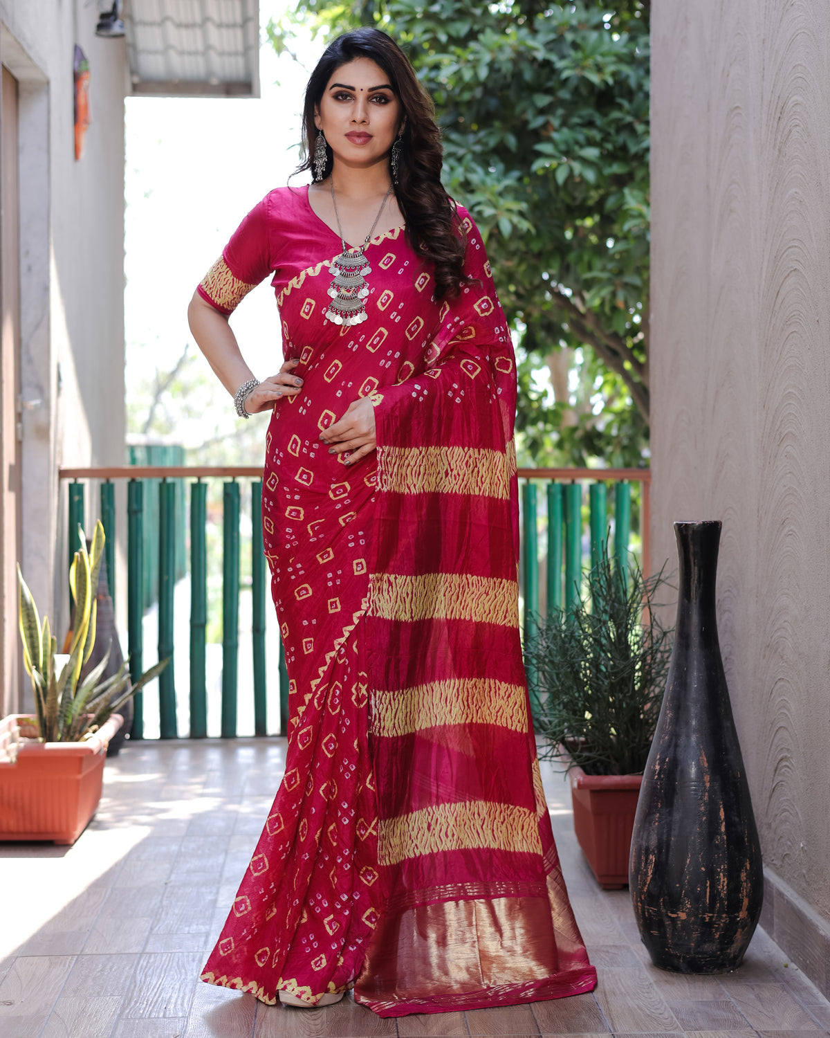 Authentic Pink Bandhej Silk Saree with Zari Weaving, Rich Tissue Pallu, Sibory Design & Matching Blouse.