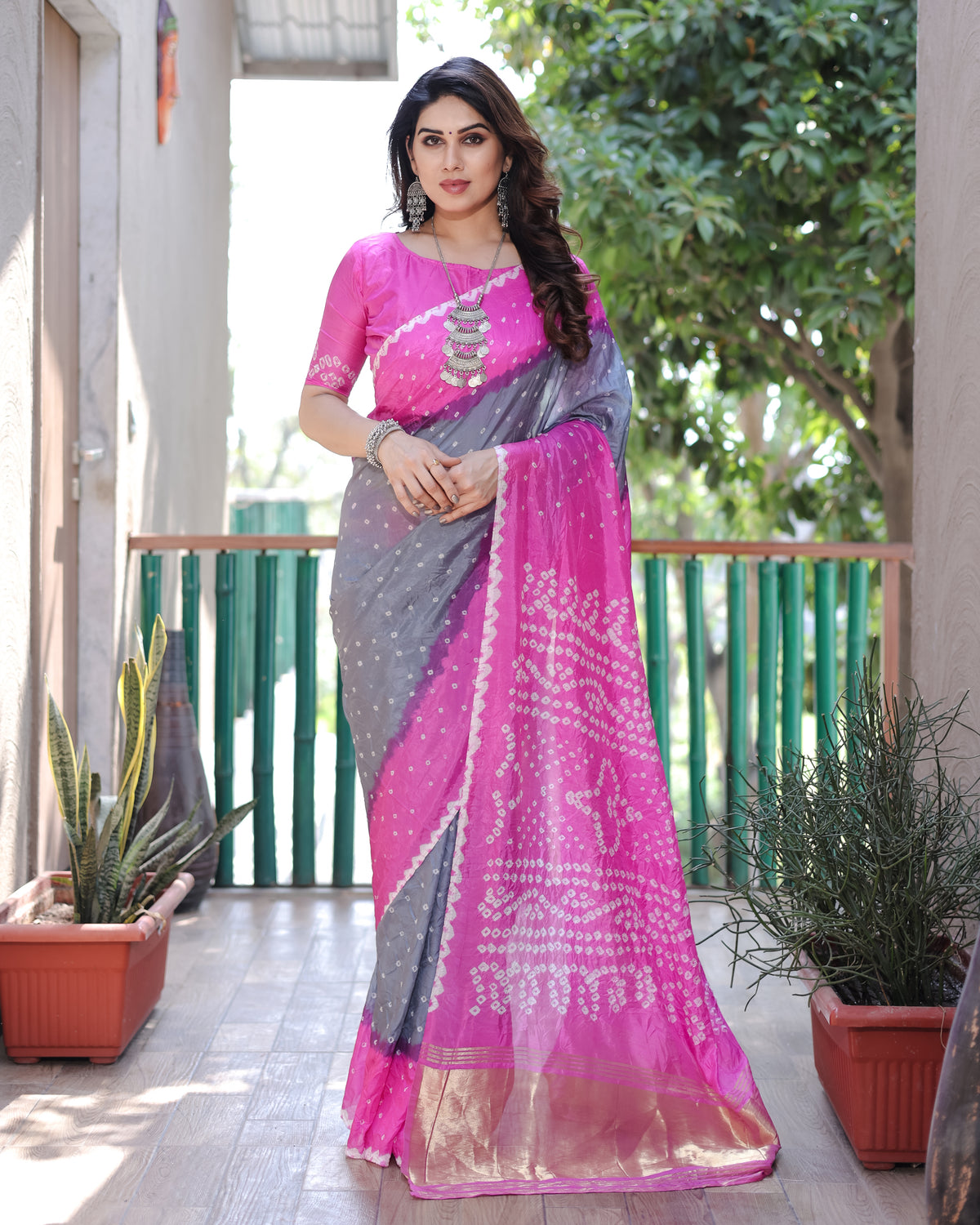 Premium Pink Pure Bandhej Silk Saree with Zari Weaving, Rich Tissue Pallu & Unstitched Blouse Piece.