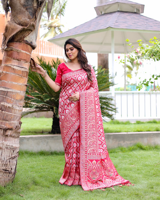 Elegant Red Color Pure Kanjivaram Pattu Saree with Heavy Zari Weaving, Rich Pallu & Contrast Blouse Piece.