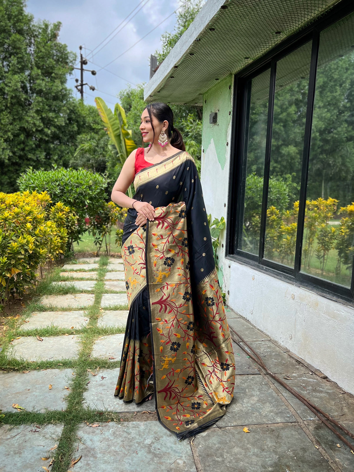 Black Color Pure Paithani Silk Saree with Traditional Paithani Border and Unique Motif Patterns - Contrast Richly Woven Pallu and Meenakari Motif Blouse.