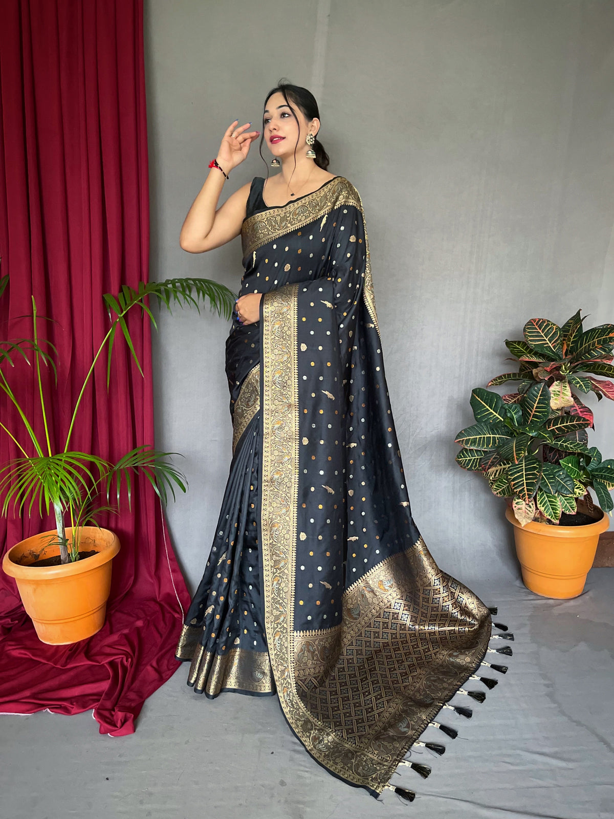 Black Color Pure Soft Silk Saree with Copper & Golden Zari Woven Border, Rich Pallu with Beautiful Motifs & Elegant Color Combination | Three Zari Used, Unstitched Blouse Included.