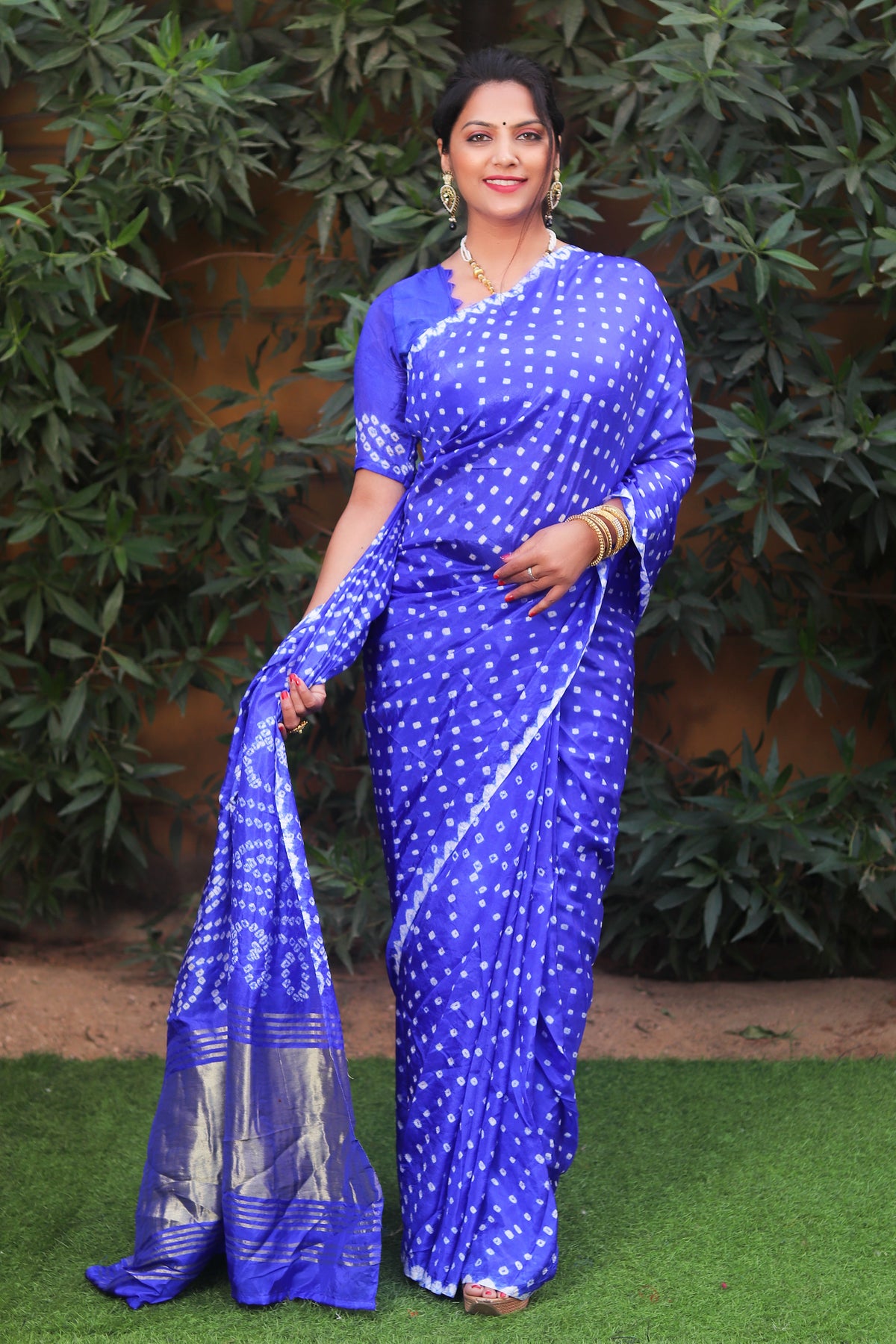 Premium Blue Pure Bandhej Silk Saree with Lagdi Patta Zari Weaving & Rich Pallu | Includes Bandhej Design Blouse.