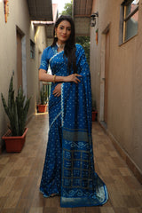 Exquisite Blue Bandhej Silk Saree with Checks Pattern Pallu – Luxurious Handmade Design and Matching Bandhej Blouse.