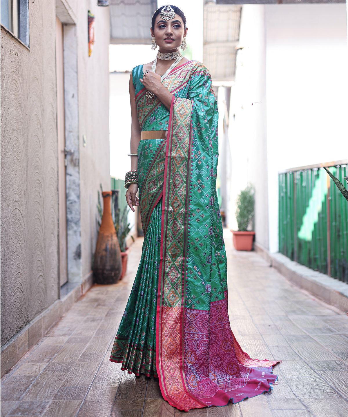 Soft Elegant Green Patola Silk Saree with All-Over Meenakari Weaving, Rich Pallu & Beautiful Contrast Brocade | Fancy Unstitched Blouse.