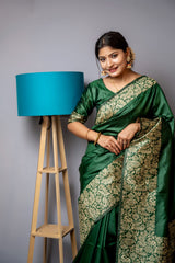 Green Handloom Raw Silk Saree With Blouse For Women