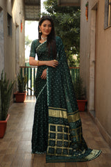 Exquisite Green Bandhej Silk Saree with Checks Pattern Pallu – Luxurious Handmade Design and Matching Bandhej Blouse.