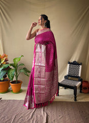 Elegant Pink Khicha Checks Saree in Soft Litchi Silk with Rich Pallu, Attractive Border & Exquisite Patterns.