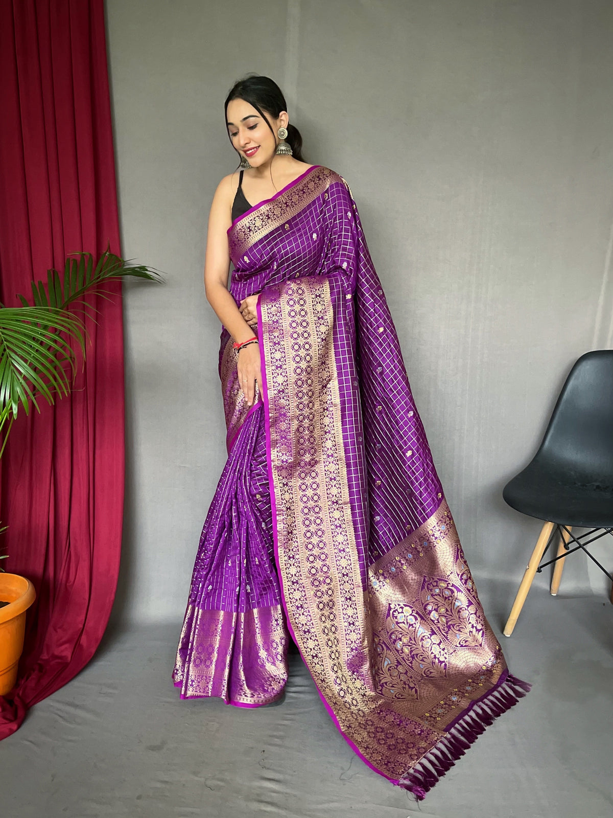 Exquisite Purple Handloom Saree with Superb Antique Weaving: Heavy Gold Jacquard Border, Small Motifs, and Meena Work with Unstitched Blouse Piece.