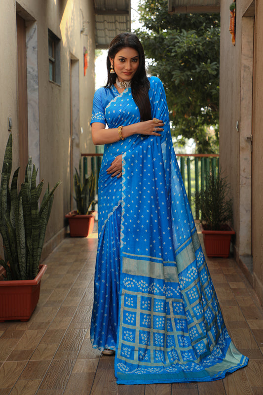 Exquisite Sky Blue Bandhej Silk Saree with Checks Pattern Pallu – Luxurious Handmade Design and Matching Bandhej Blouse.