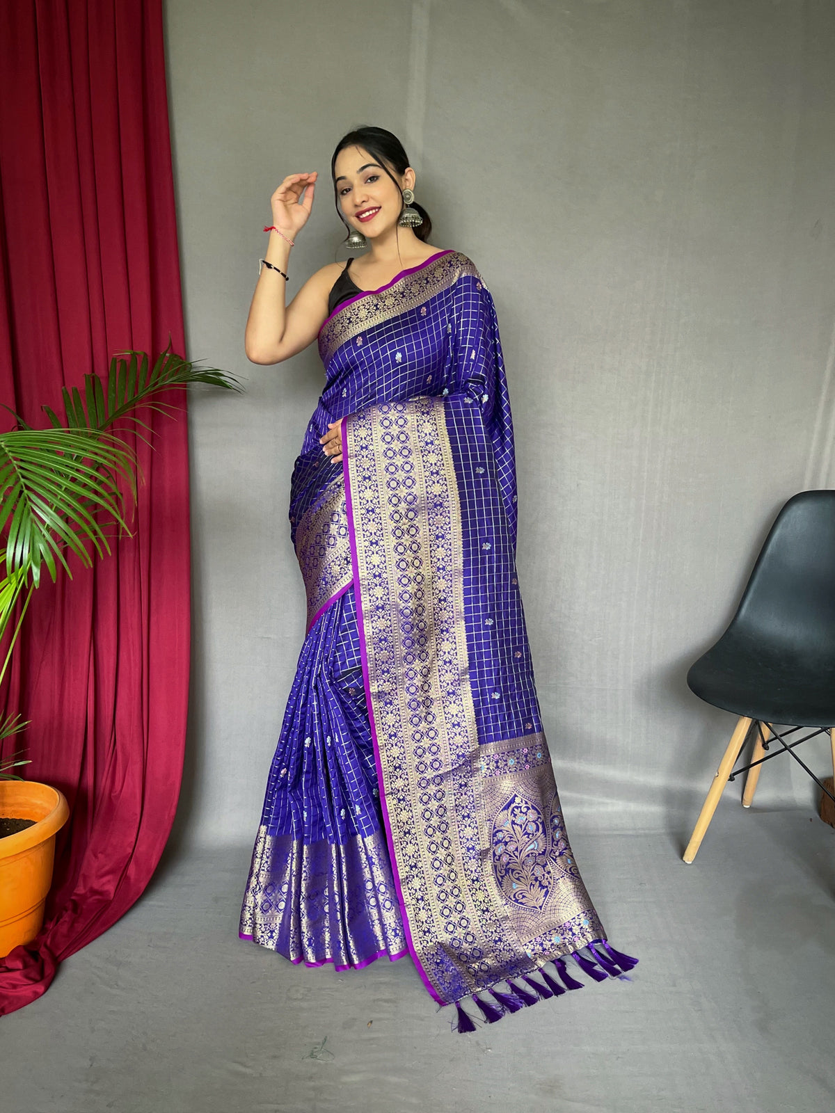 Exquisite Violate Handloom Saree with Superb Antique Weaving: Heavy Gold Jacquard Border, Small Motifs, and Meena Work with Unstitched Blouse Piece.