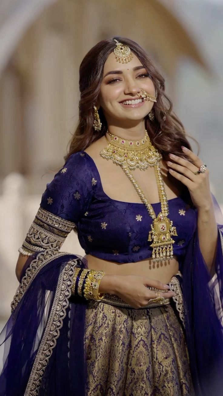 Banarasi Lehenga Blouse Design